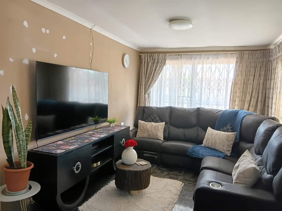 3 Bedroom Property for Sale in Lethlabile North West